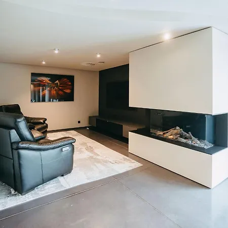 Apparemment Neuf - 150m Du Circuit De Apartment